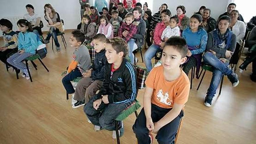 Los niños, durante la presentación de «Salud en La Luz».