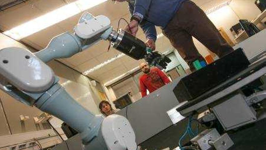 La Universidad de Alicante será la primera en España en impartir el título de Robótica