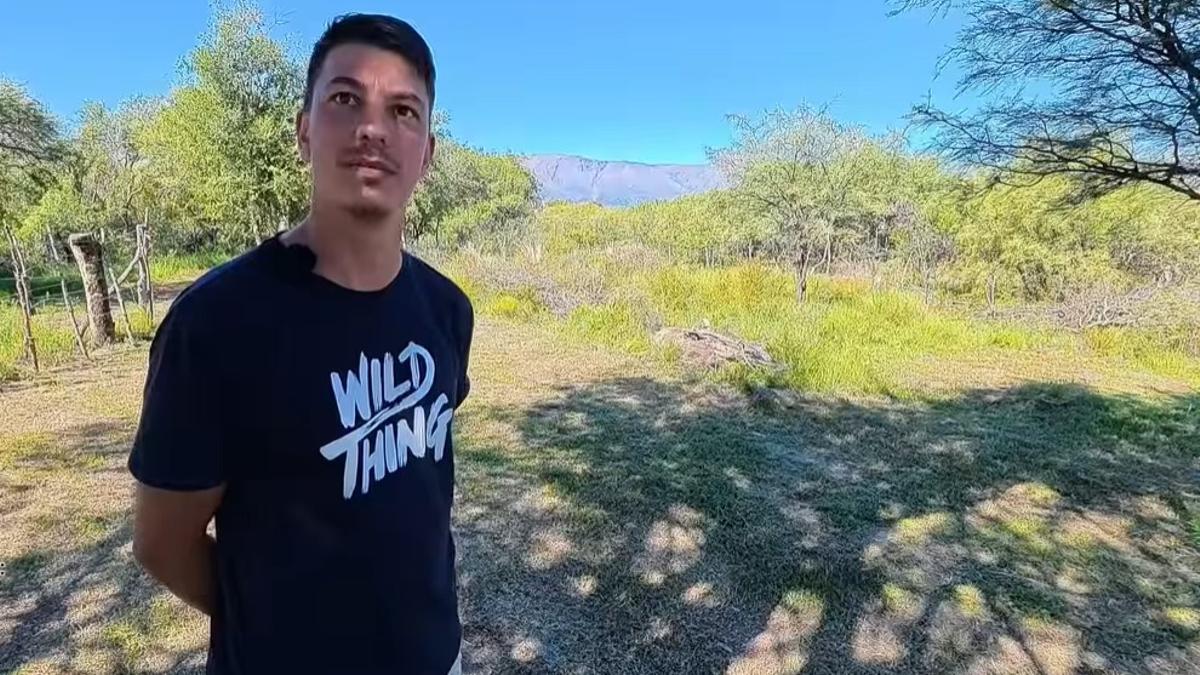 Mauricio compró un terreno hace dos años y, poco a poco, ha ido retirando toda la vegetación.