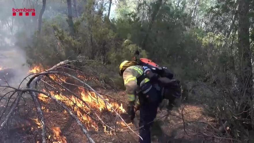 Confinan siete urbanizaciones en el incendio de Sentmenat
