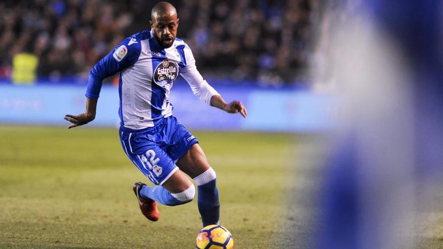 Sidnei, en un partido del Dépor en Riazor.