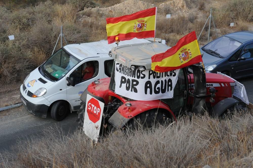 La protesta de agricultores a su paso por el Garru