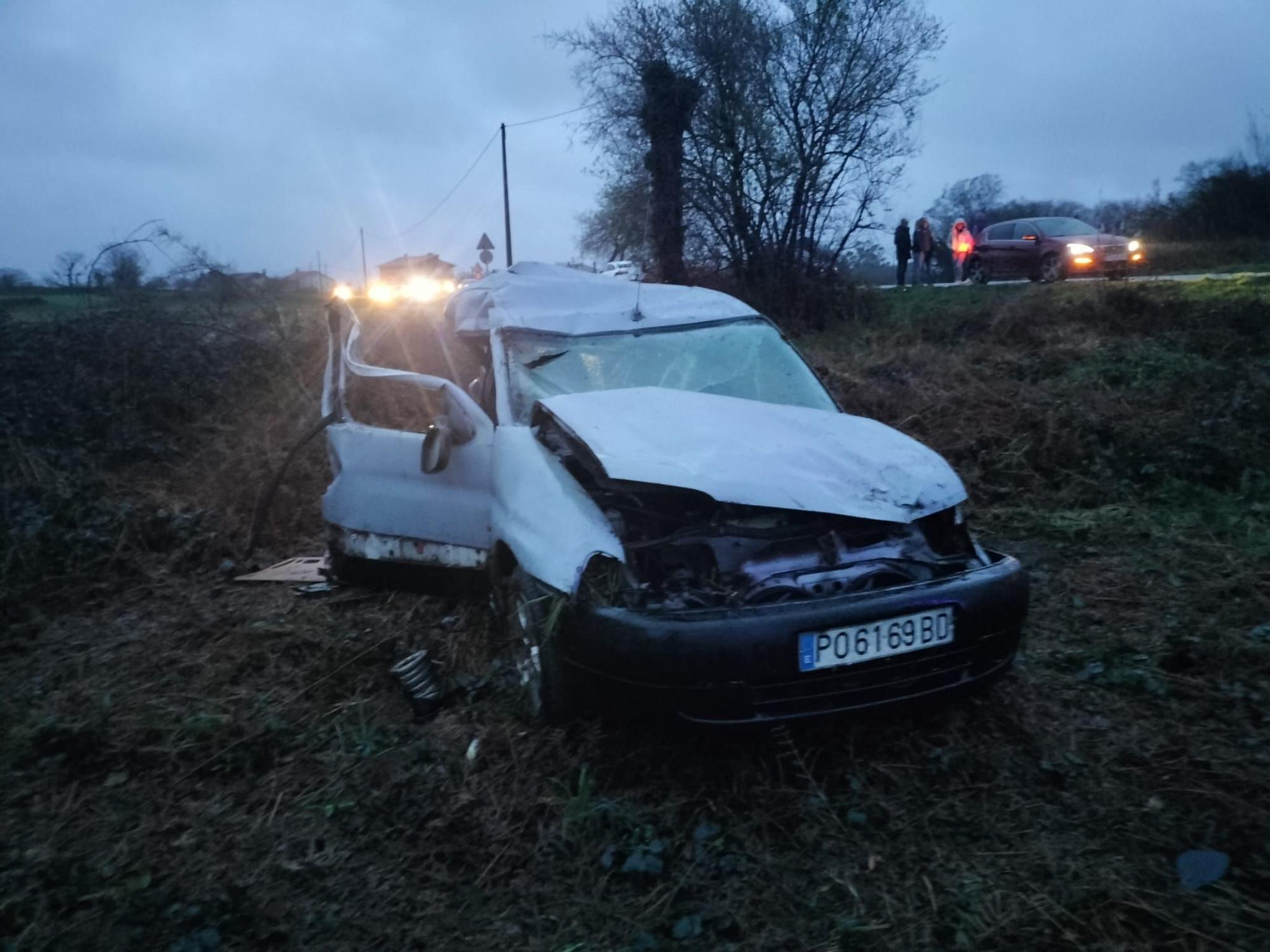 Accidente múltiple en Tordoia: muere un hombre tras impactar contra un coche y un camión