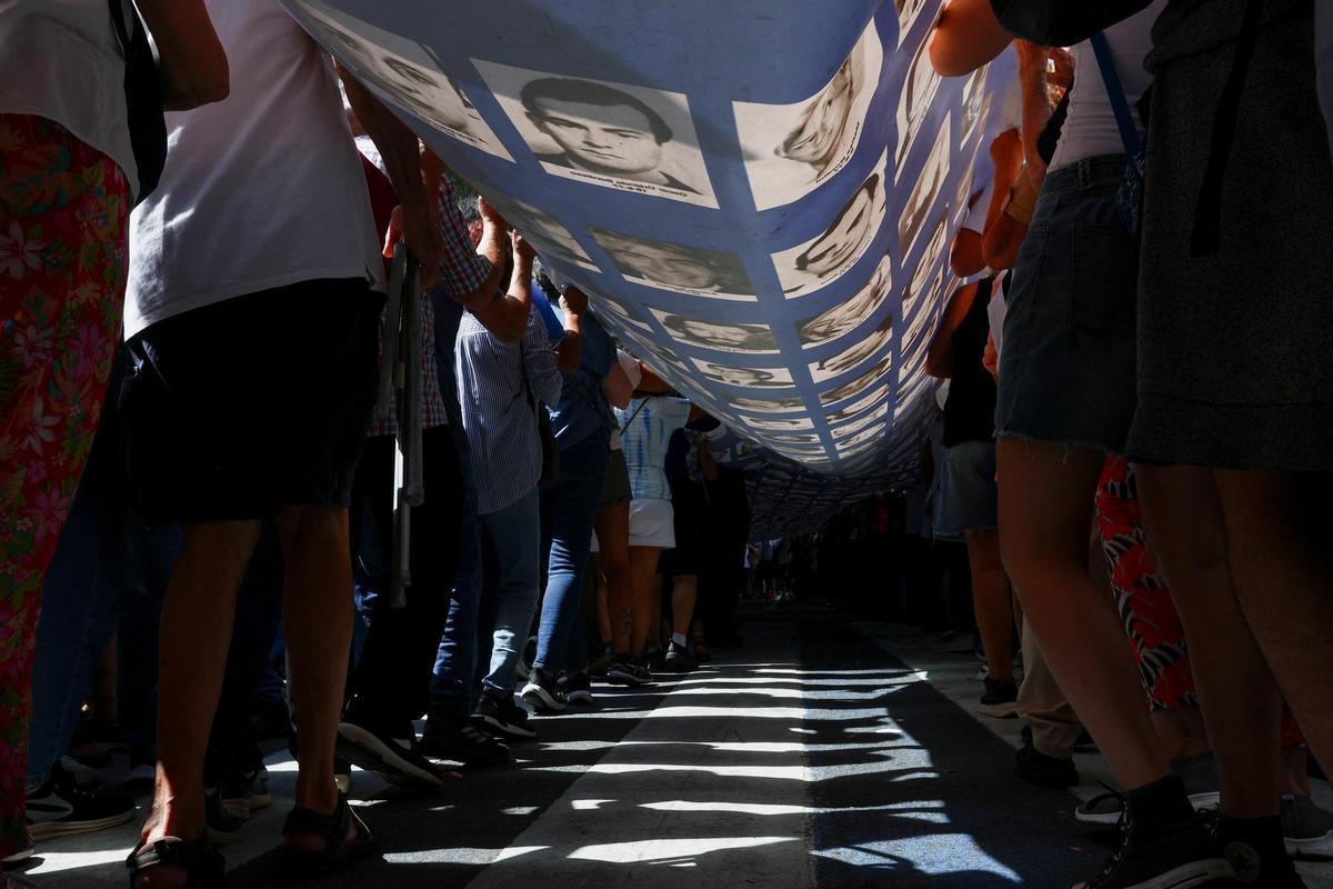 Masiva marcha en Argentina en conmemoración de las víctimas de la Dictadura a 48 años del golpe