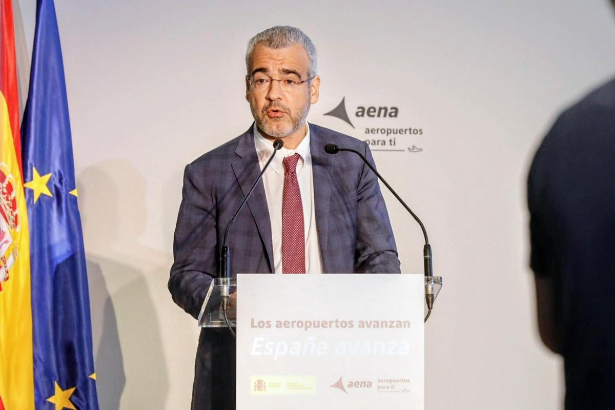 El presidente de AENA, Maurici Lucena, en el aeropuerto de Alicante-Elche Miguel Hernández, a 18 de septiembre de 2025, en Alicante, Comunidad Valenciana (España).