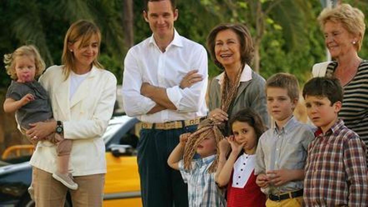 La infanta Cristina, Iñaki Urdangarin y la Reina Sofía, en el 2007.