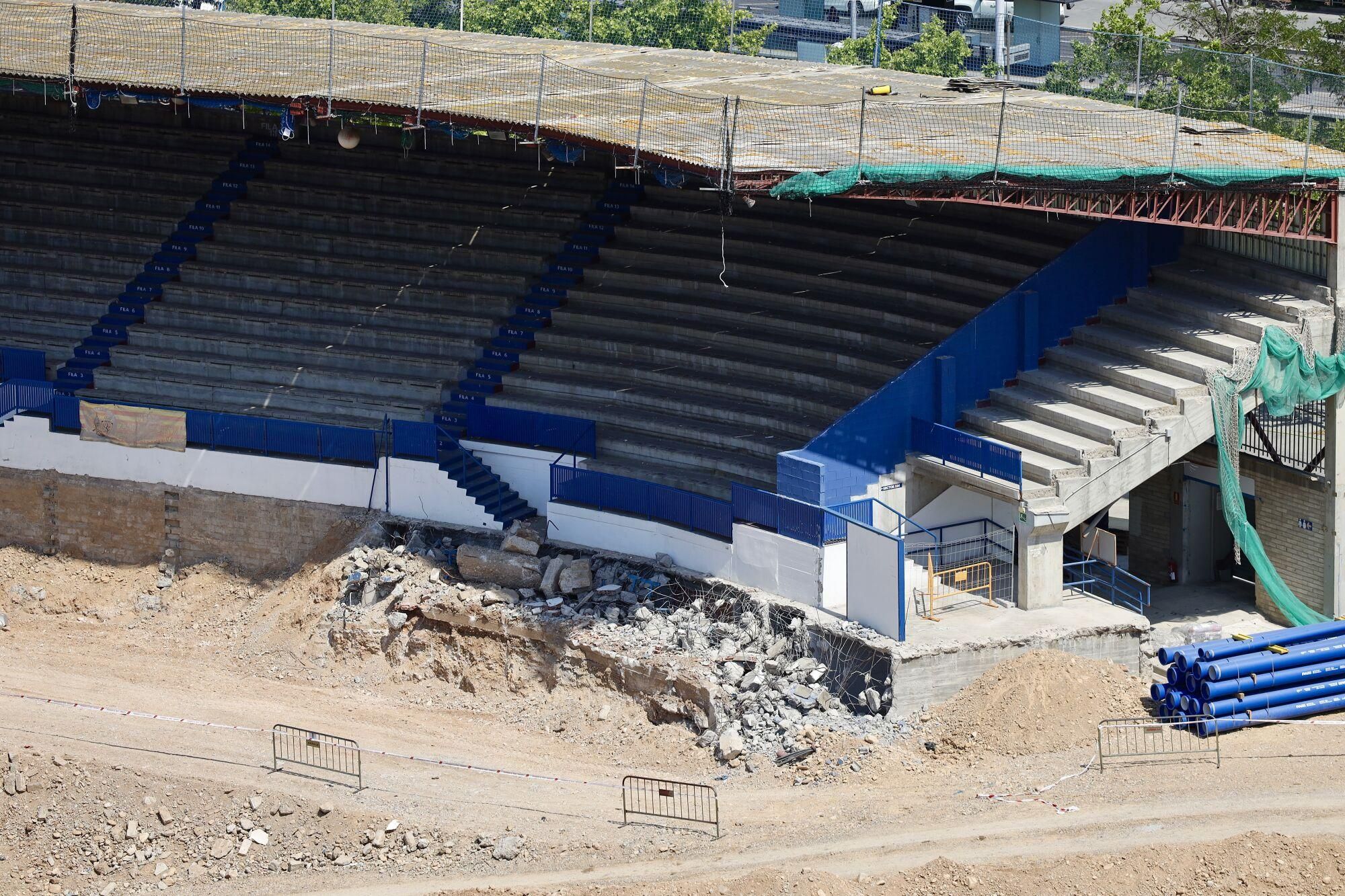 Así van las obras de demolición de La Romareda