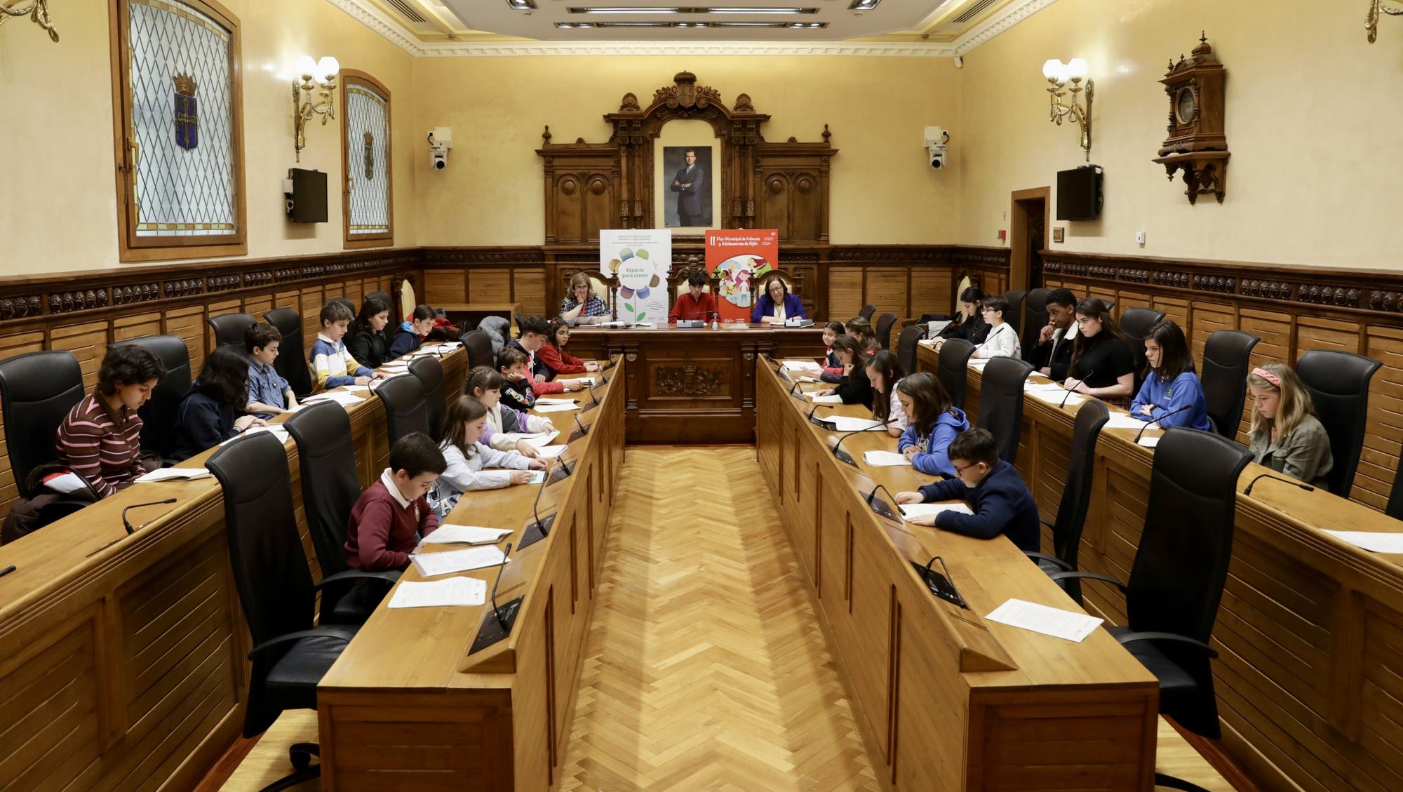 En imágenes: El Pleno infantil en el Ayuntamiento de Gijón