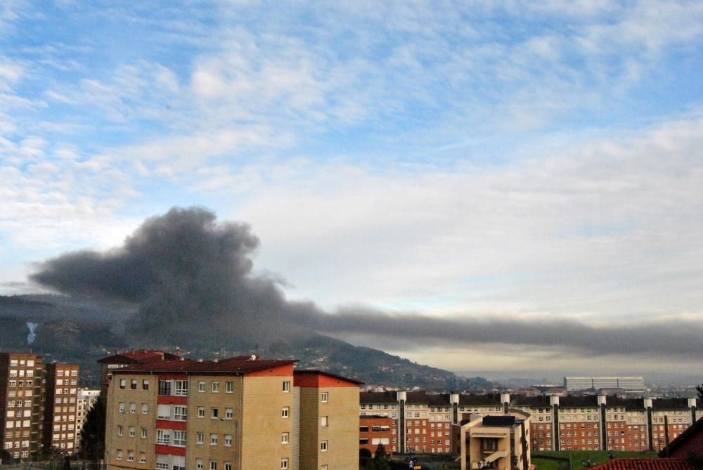 Incendio en un local de Oviedo