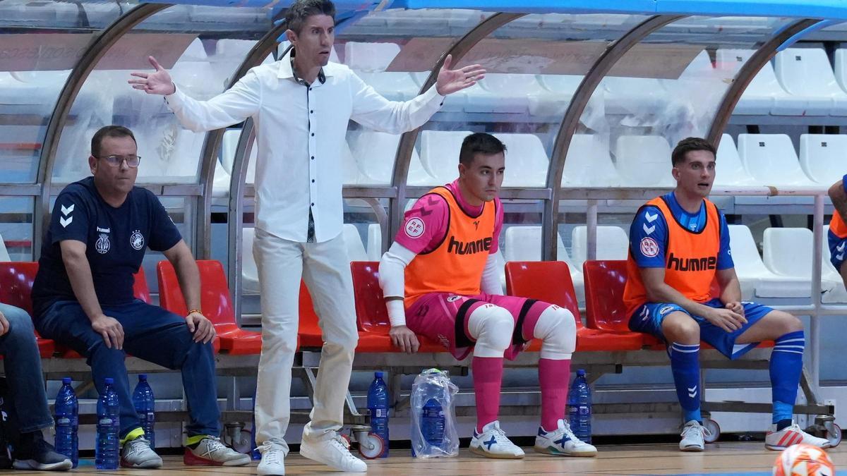 Manolín echa raíces en el Bisontes: toda una vida en el Ciutat de Castelló