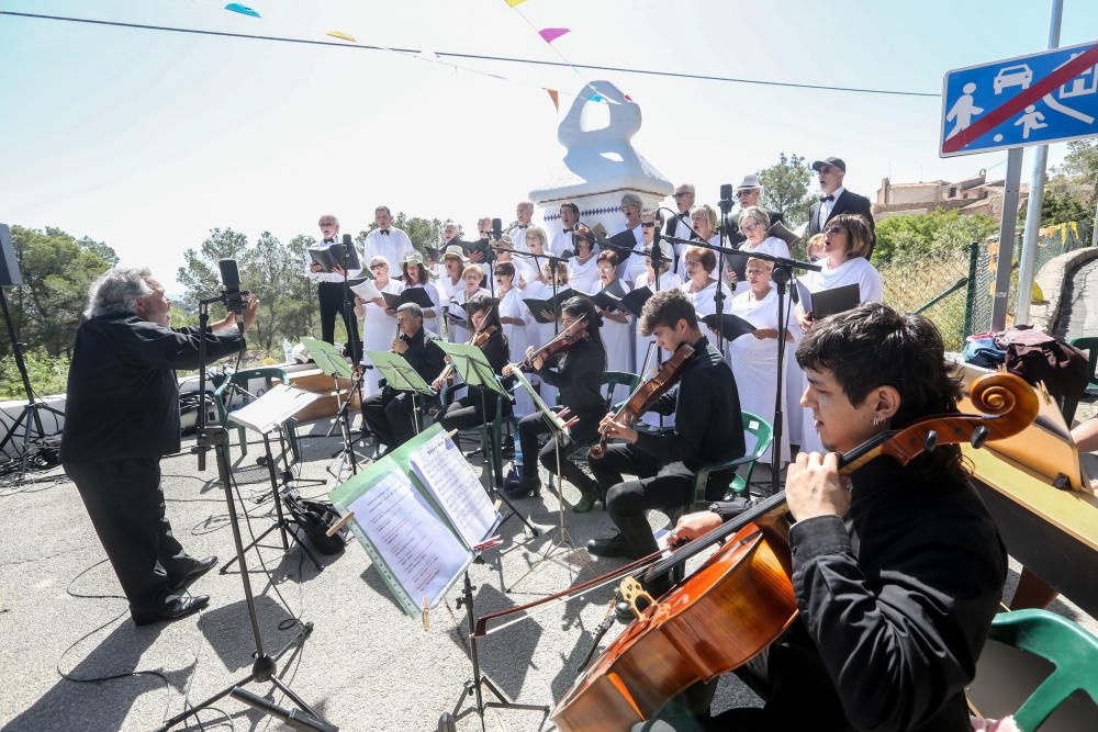 Sant Vicent une a tres pueblos