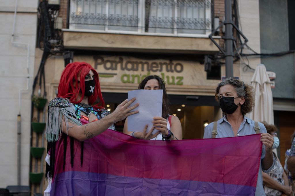 Imágenes de la protesta contra la LGTBI fobia en Cartagena