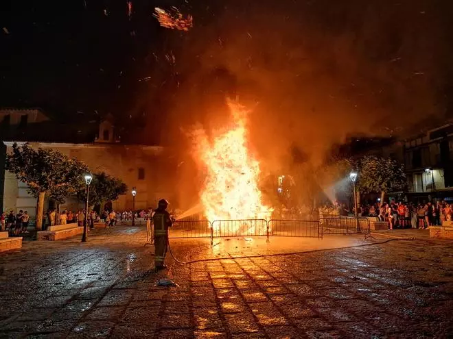 GALERÍA | Toro revive la noche de San Juan con música y fuego