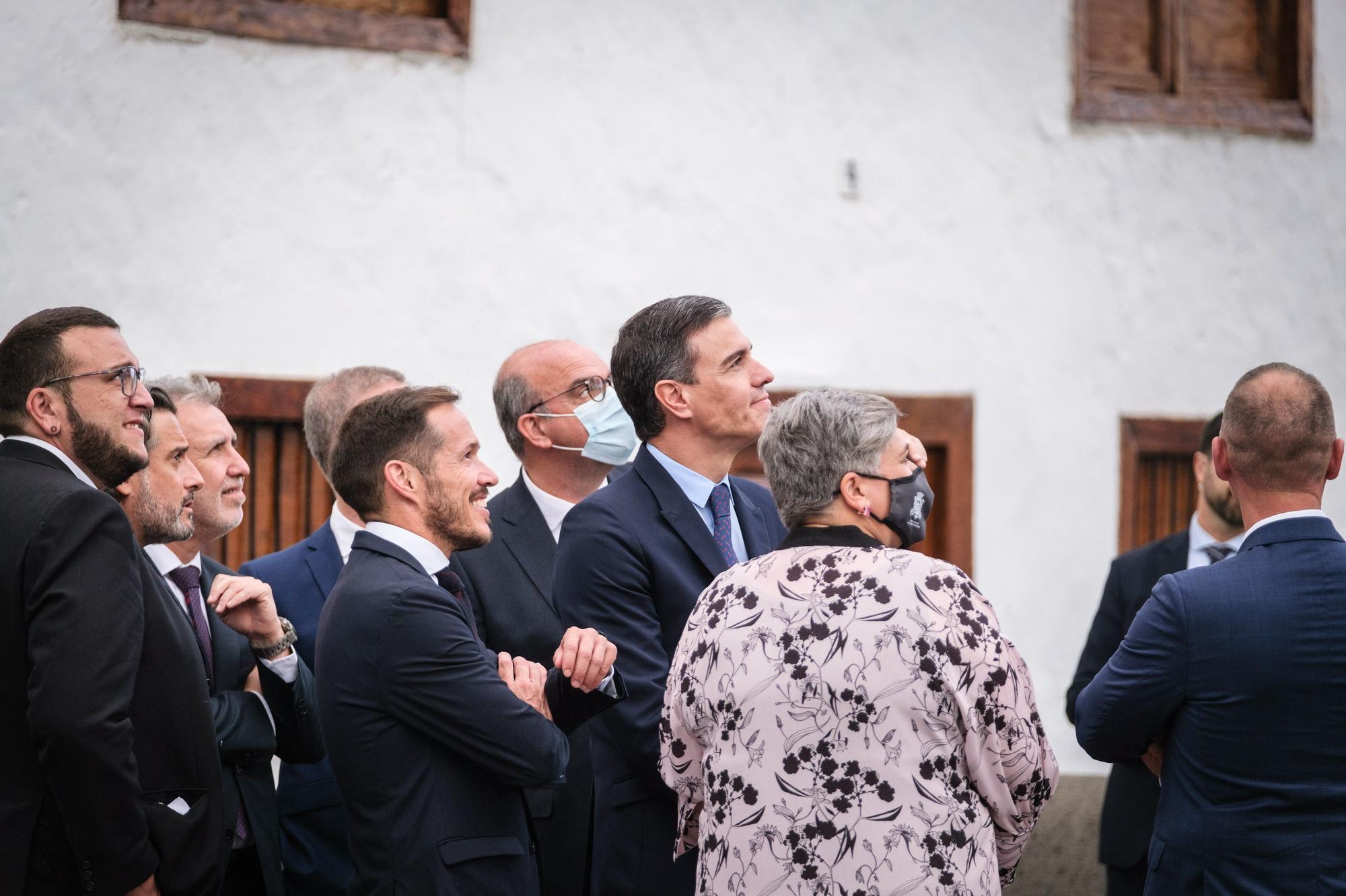 Visita del Rey y los presidentes de las comunidades a La Palma al acto de homenaje a los palmeros