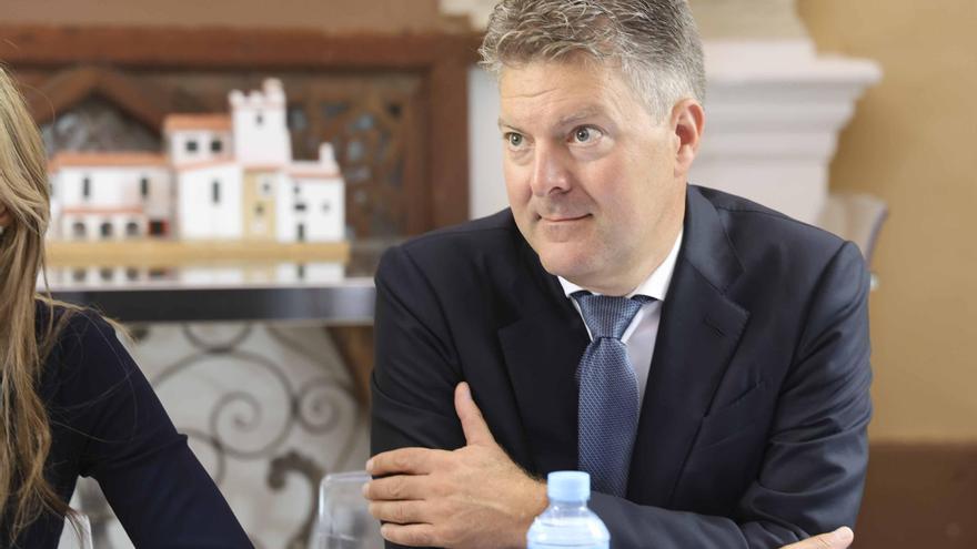 El diputado Andreas Schwab, redactor de la ley europea de mercados digitales, visita Torre Juana en Alicante