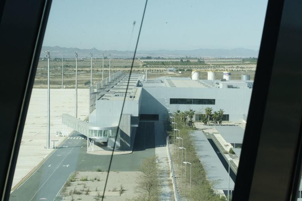 Ruta en imágenes por el aeropuerto de Corvera