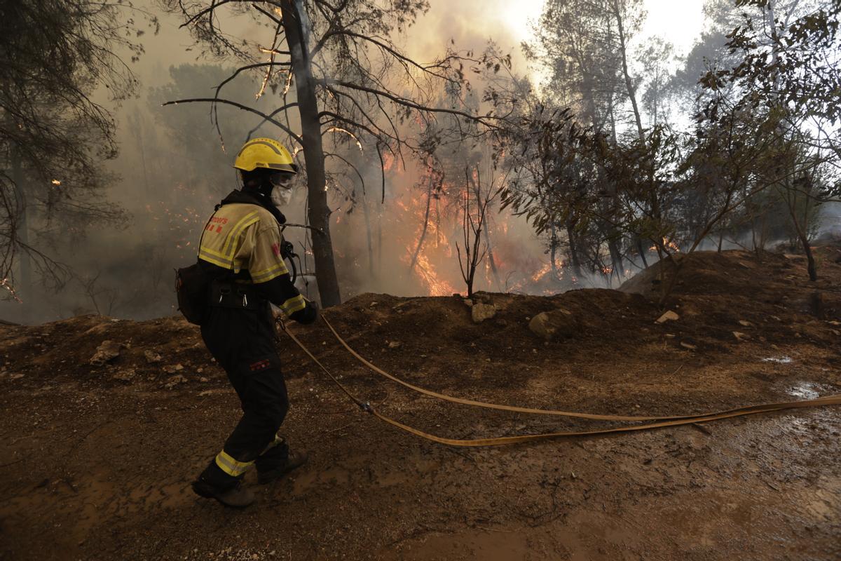 El incendio en El Pont de Vilomara, en imágenes