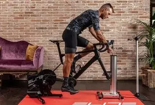 Los beneficios de entrenar con bicicleta estática (o rodillo)