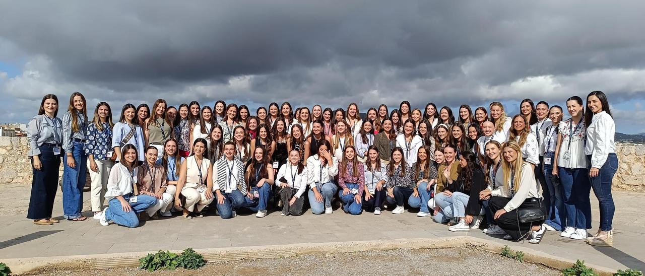 Así está siendo el viaje de las candidatas a Fallera Mayor 2025 a Ibiza
