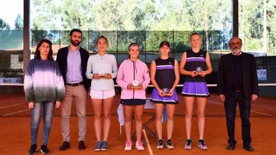 Las ganadoras y finalistas de dobles femenino. // Gustavo Santos