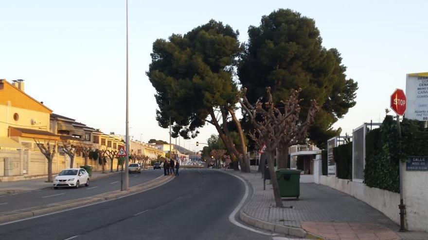 Corte de tráfico en la avenida del Mediterráneo de Elda