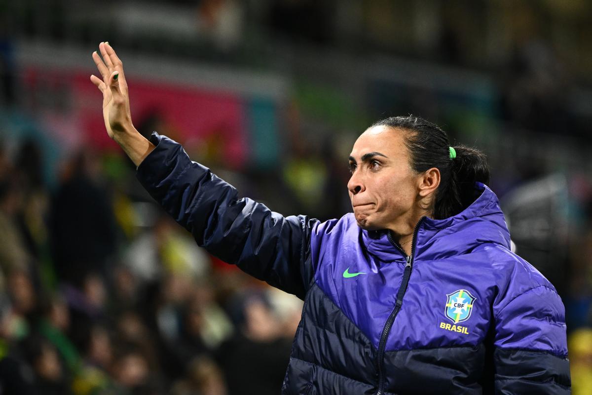 Marta se despide tras la eliminación de Brasil en el Mundial.