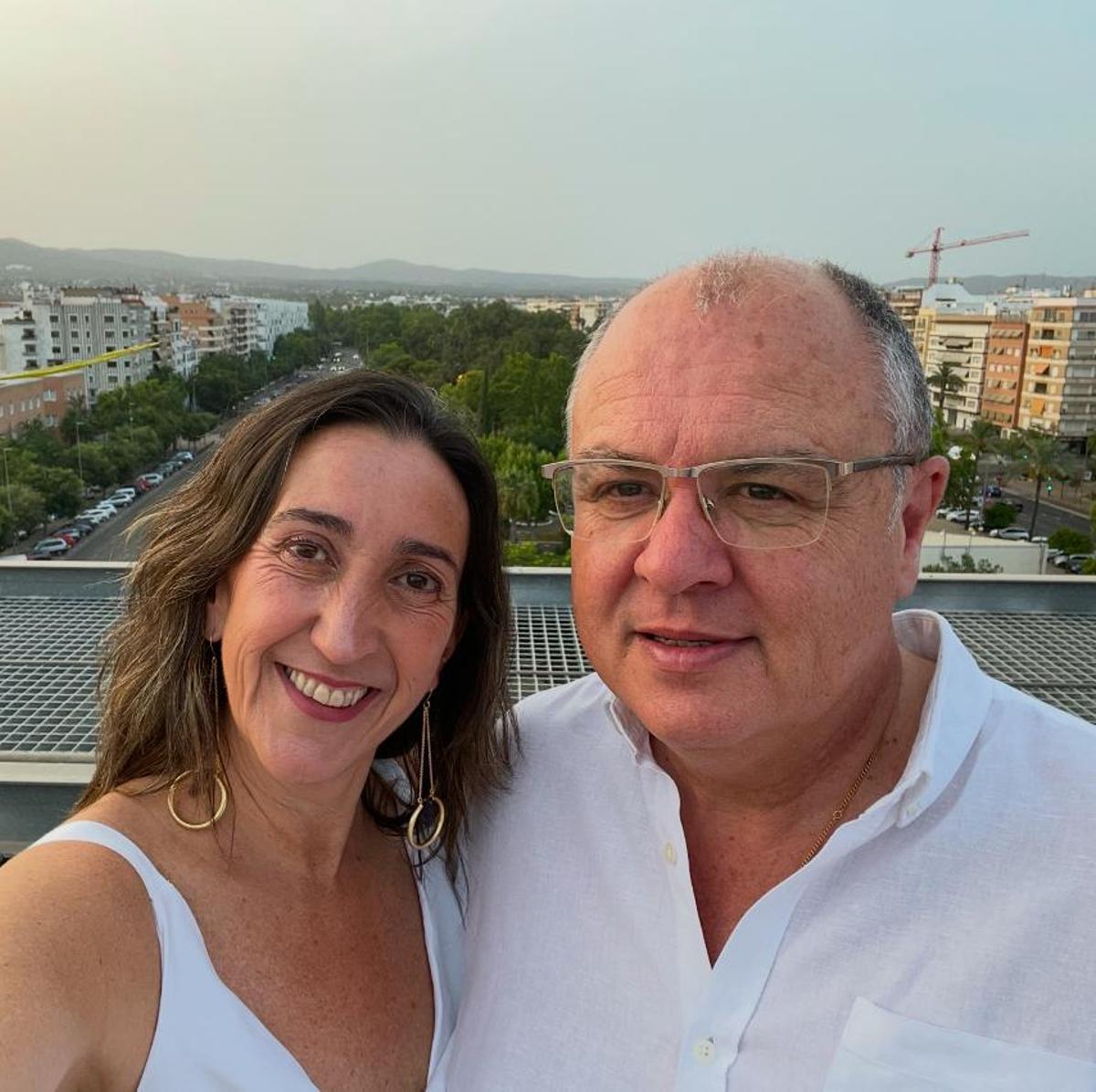Paula Badanelli junto a su marido.