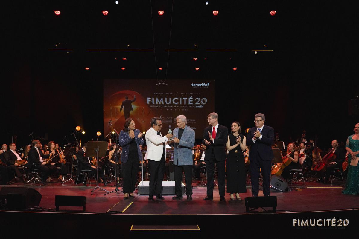 John Corigliano recibe un premio en Fimucité 2026.