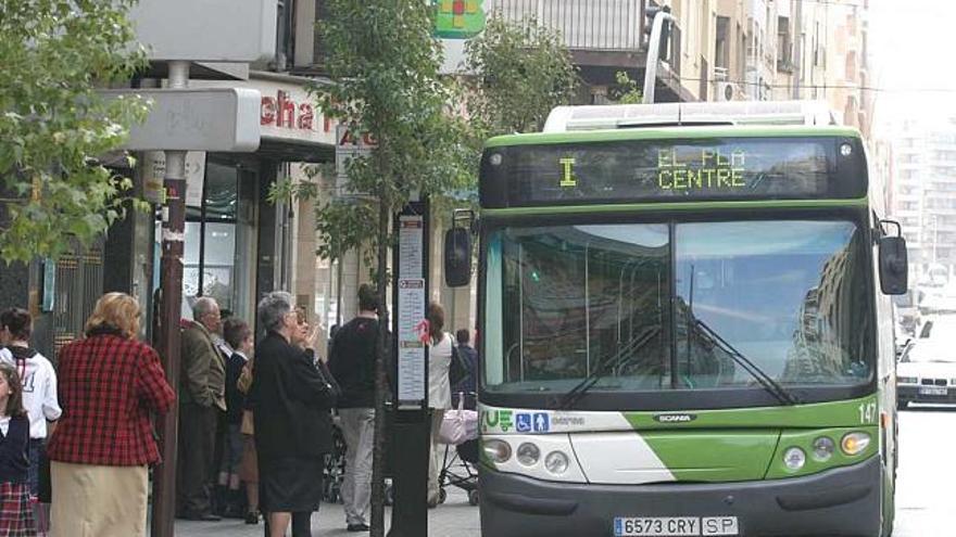 Las tarifas de los autobuses urbanos subirán este año en torno a un 5%