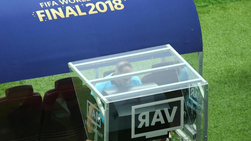 El uso del VAR durante el Mundial de Rusia ha generado un gran debate en el planeta fútbol. |