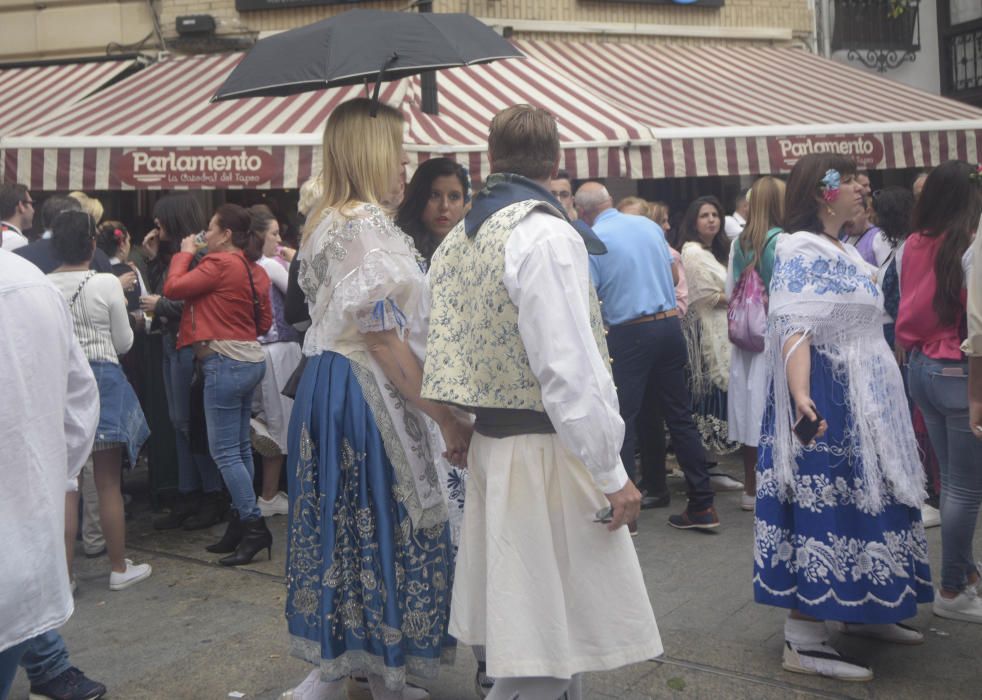 Ambiente en la plaza de las Flores en el Bando