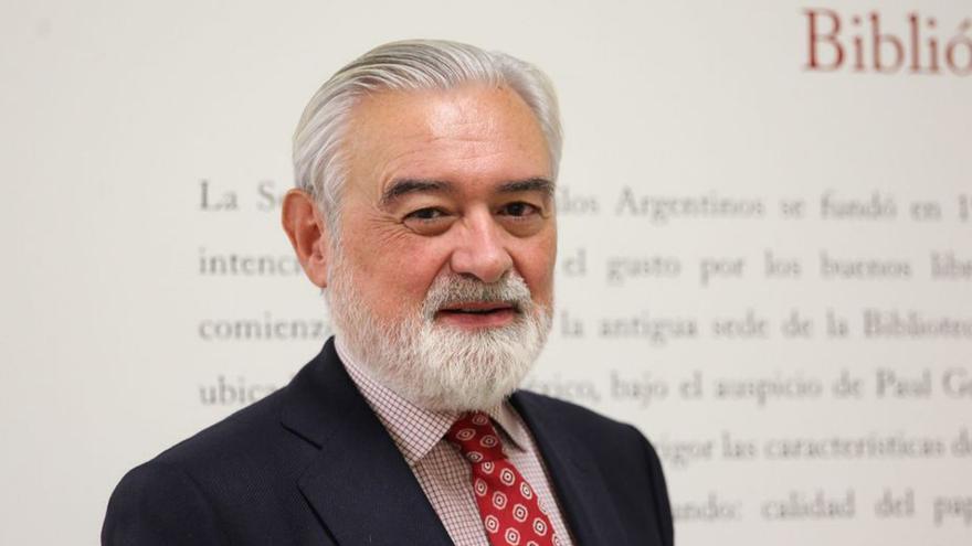O Premio Otero Pedrayo recoñece o labor do exdirector da RAE Darío Villanueva