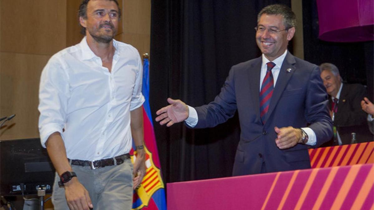 Bartomeu ha asegurado estar &quot;muy contento&quot; con la gestión de Luis Enrique al frente del primer equipo del FC Barcelona