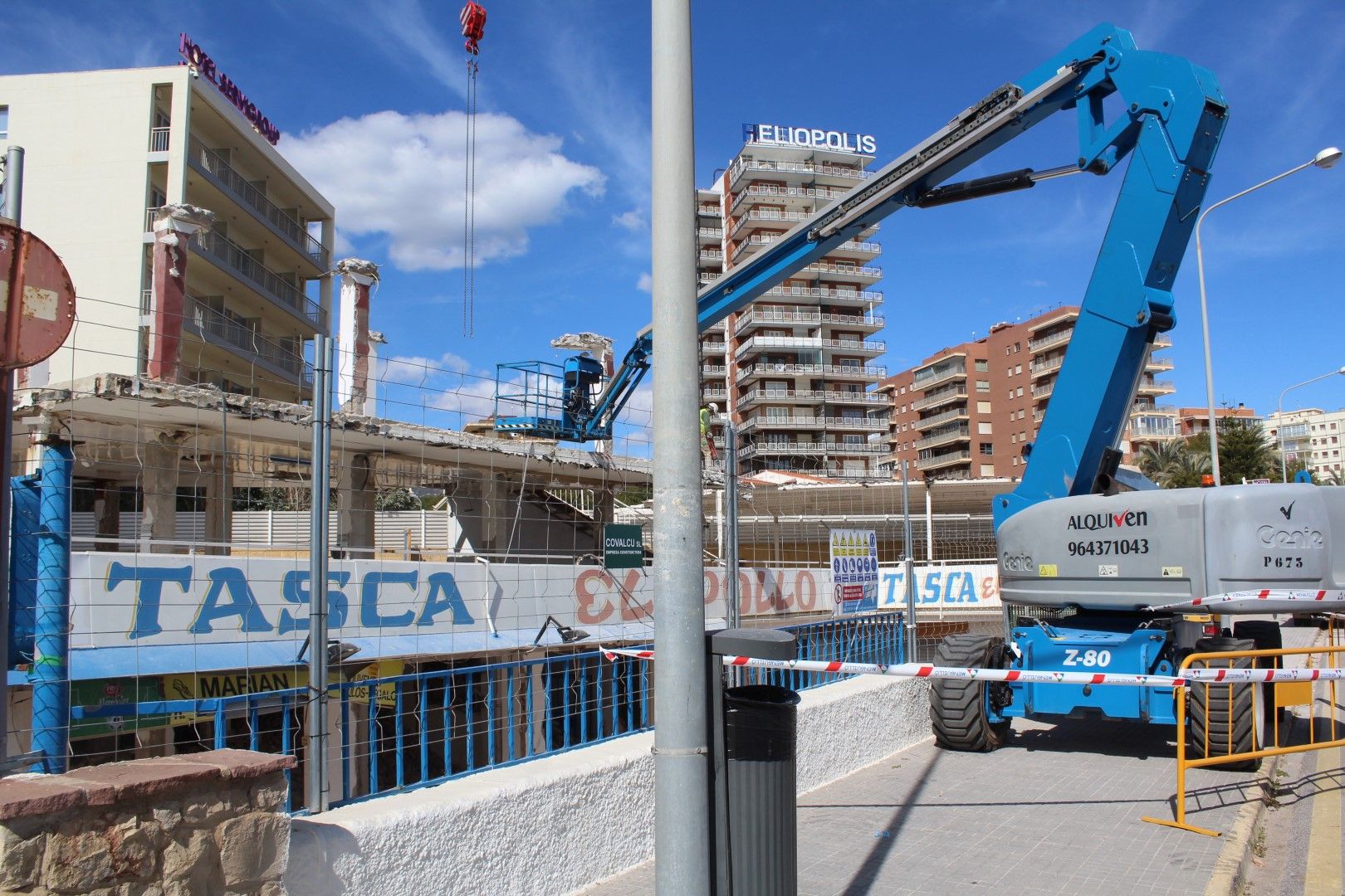 Empieza el derribo de la mítica Tasca El Pollo en Benicàssim