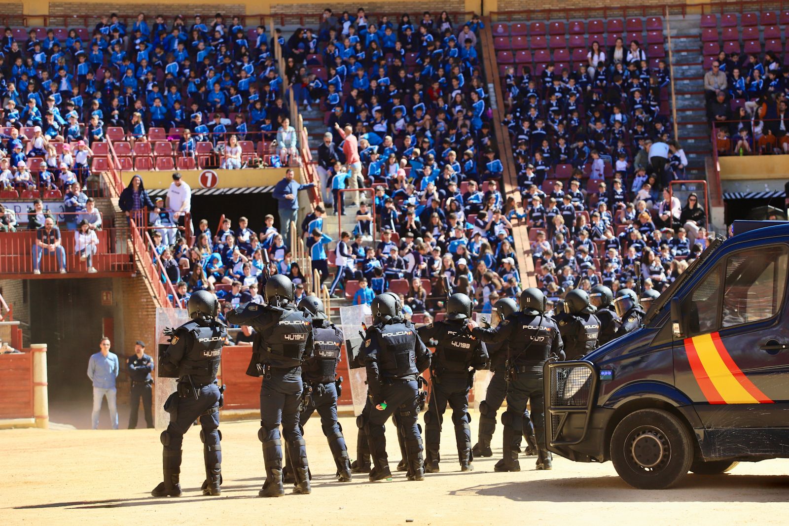 La Policía Nacional de Córdoba organiza una exhibición de medios policiales para las nuevas generaciones