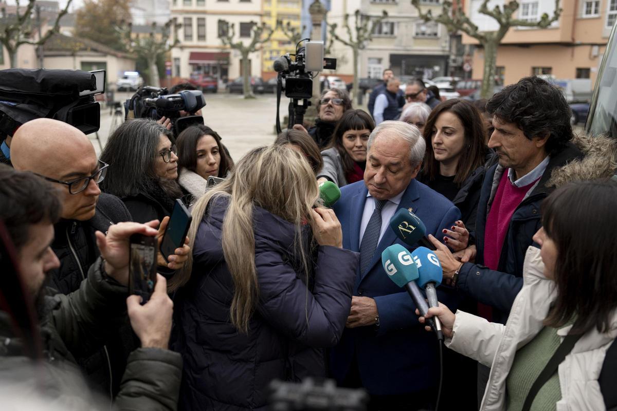 José Tomé, se dirigía a los medios de comunicación el pasado diciembre, asegurando que “todo lo que ha salido” sobre acusaciones de acoso sexual contra él a través de los canales internos del partido era “falso” y tomaría "acciones legales". Monforte de Lemos (Lugo). Foto archivo