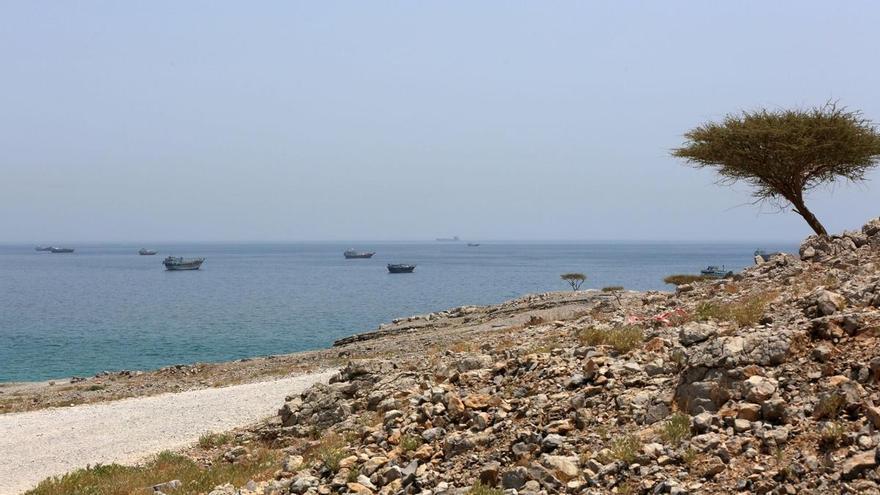 Irán ataca bases estadounidenses y otro carguero en Ormuz en la primera escalada de tensiones tras la firma del preacuerdo