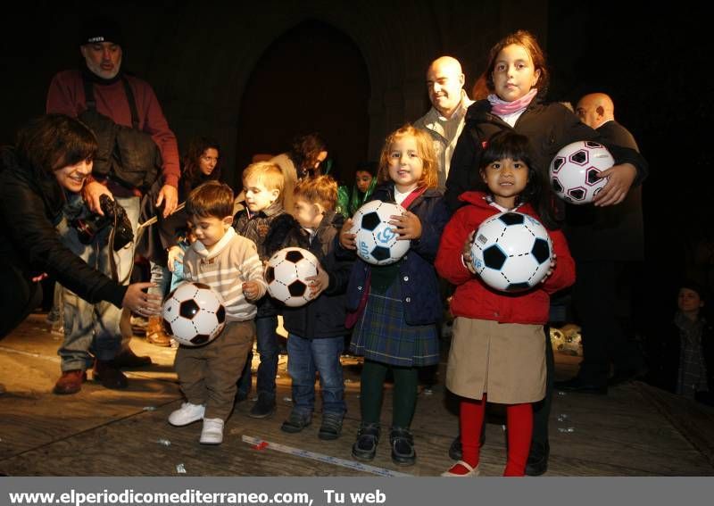 GALERIA DE IMÁGENES - Miles de niños disfrutan de la gran fiesta del Cartero Real