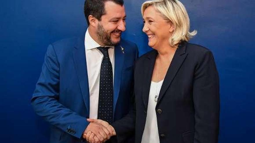 Salvini y Le Pen presentan un &quot;frente de la libertad para salvar a Europa&quot;
