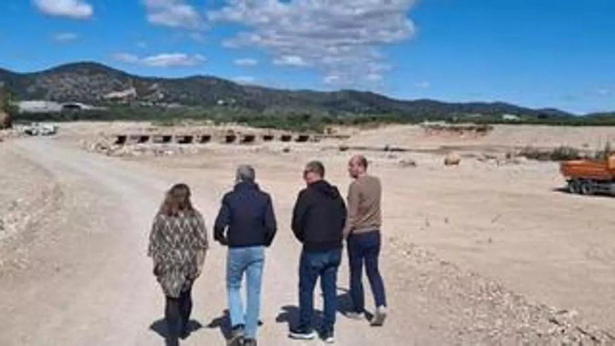 Llombai exige actuar con "urgencia" en el puente dañado por el Magro