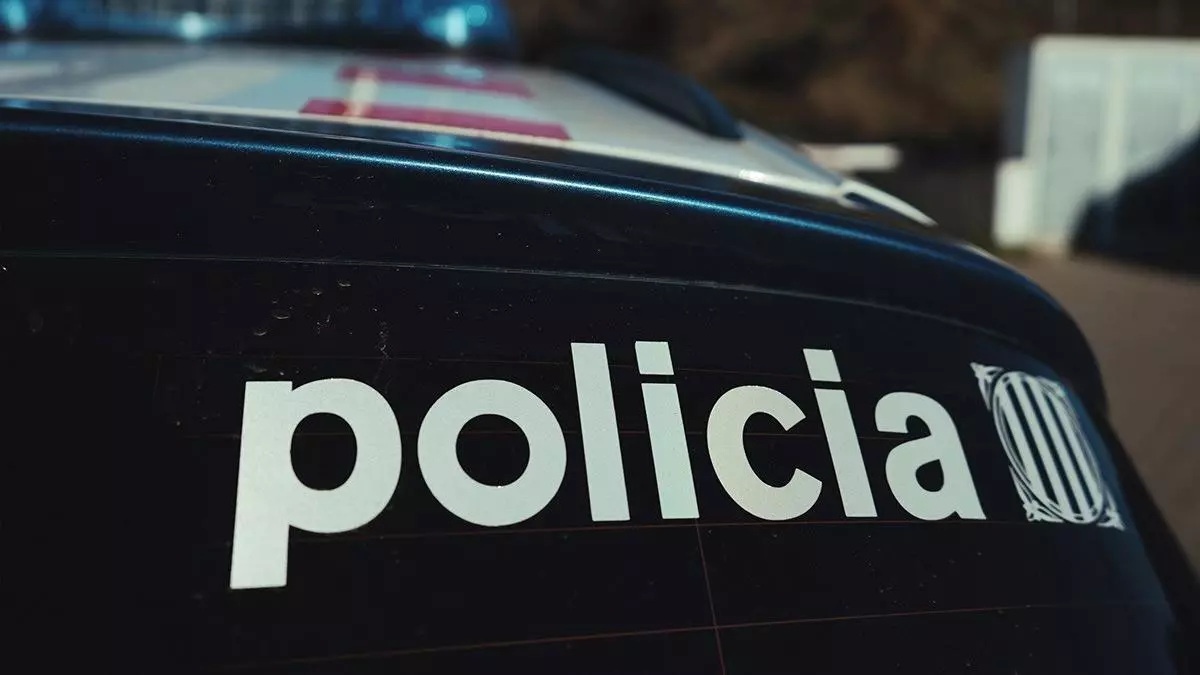 Un hombre se entrega a una patrulla de Mossos en Tarragona con el cadáver de su mujer en el maletero