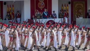 Los Regulares durante el desfile del 12 de octubre Día de la Fiesta Nacional, en la plaza de Cánovas del Castillo, a 12 de octubre de 2023, en Madrid (España). Los actos comienzan con el izado de la bandera nacional y el homenaje a los que dieron su vida por España, al que siguen los desfiles aéreo y terrestre de distintas unidades en los que participan 4.177 militares. Este año, es el primero en el que una mujer despliega la bandera en paracaídas. El desfile cambia de recorrido y la Tribuna Real pasa a situarse en la Plaza de Neptuno. Además, Leonor de Borbón, inmersa en su formación militar como dama cadete, viste de uniforme tras dos años de ausencia por sus estudios en Gales. 12 OCTUBRE 2023;PRINCESA DE ASTURIAS;REYES;12 DE OCTUBRE;DESFILE Alberto Ortega / Europa Press 12/10/2023. Alberto Ortega;