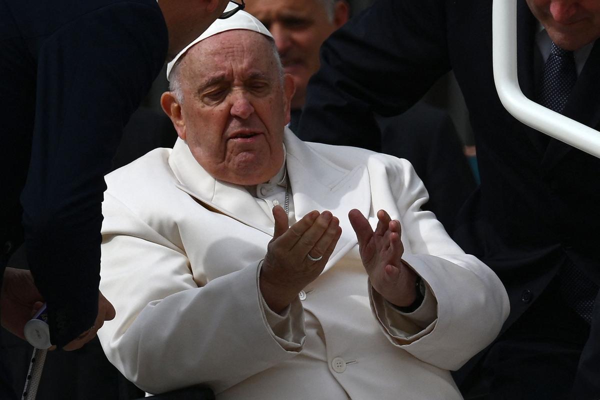 El papa Francisco, hospitalizado por una infección respiratoria. El Pontífice necesitará algunos días para recuperarse.