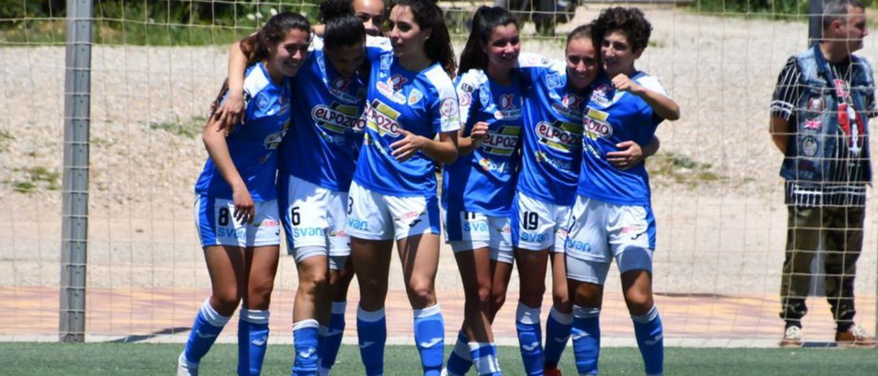 Las jugadoras del Alhama celebran un gol ante el Elche. | ALHAMA