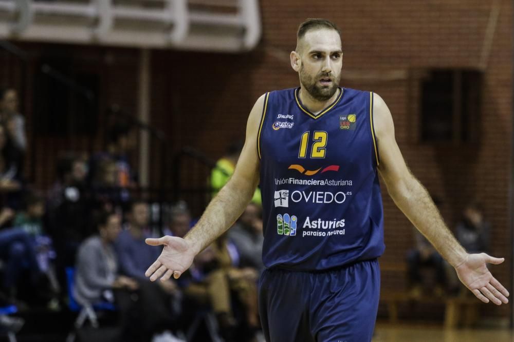 Partido de baloncesto entre Unión Financiera Oviedo y Melilla