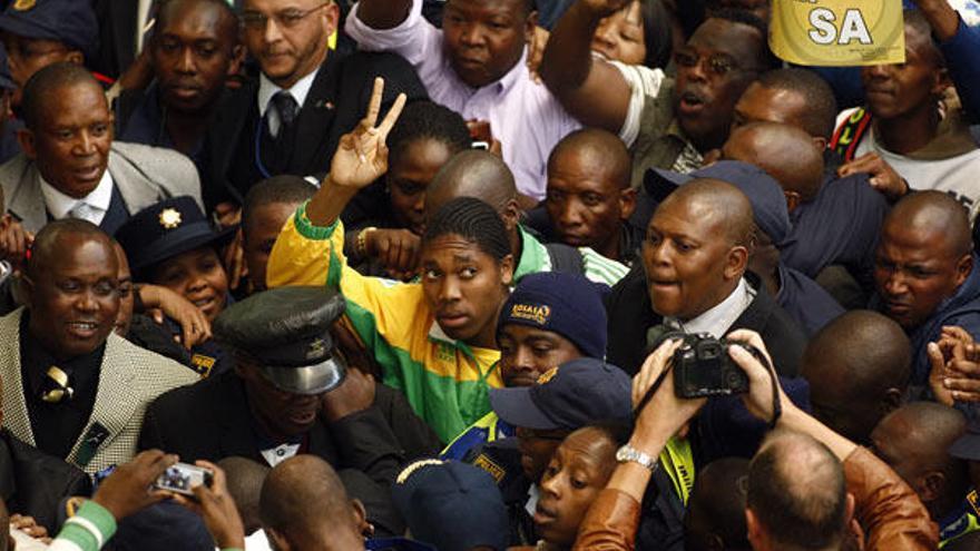 Semenya, el día de su regreso a Suráfrica tras ganar el oro mundialista