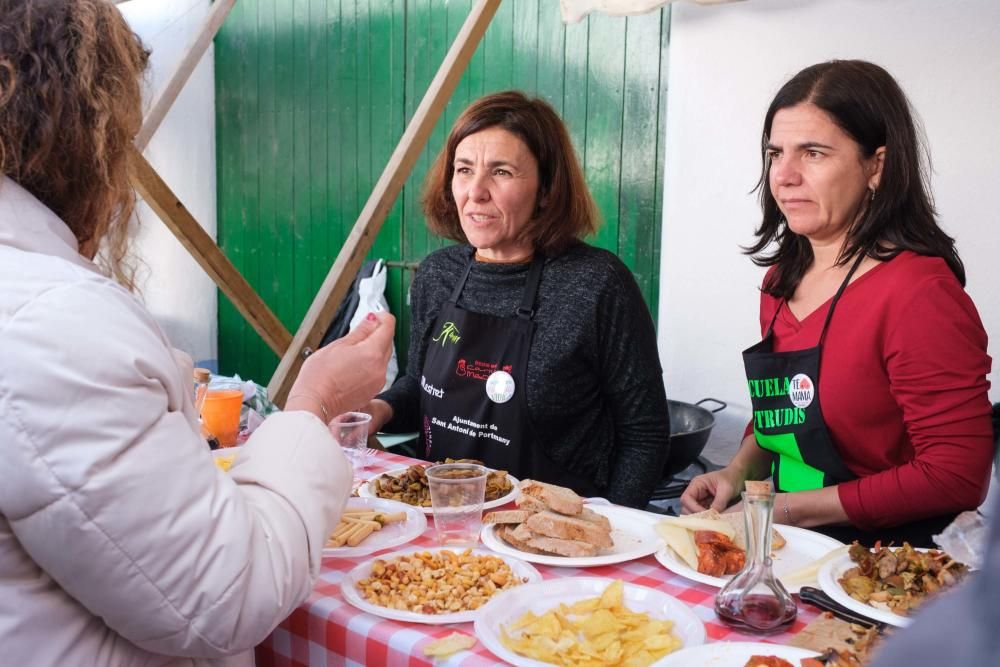 Los vecinos pudieron disfrutar de una tradicional y divertida jornada gastronómica