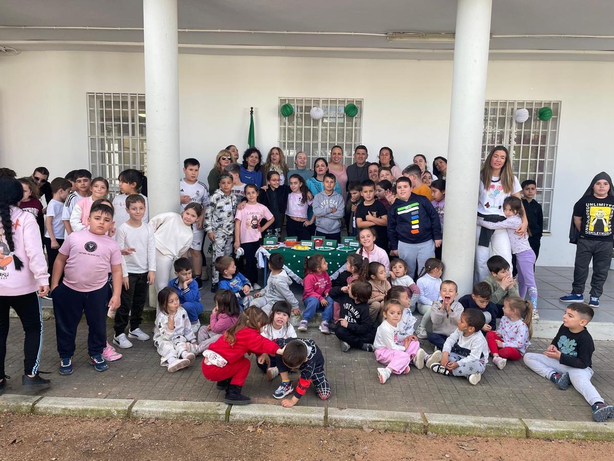 Celebración del Día de Andalucía en el colegio Miralbaida.