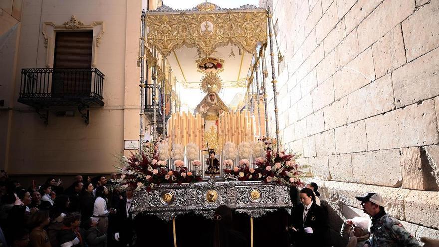 Las mejores imágenes de las procesiones de Jueves Santo en Elche