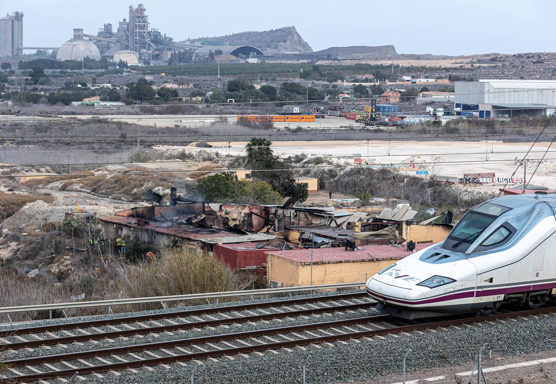 Grave explosión en la pirotecnia Hermanos Sirvent en Fontcalent, Alicante